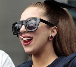 Lady GaGa oszalała - chce wózka z 24-karatowego złota