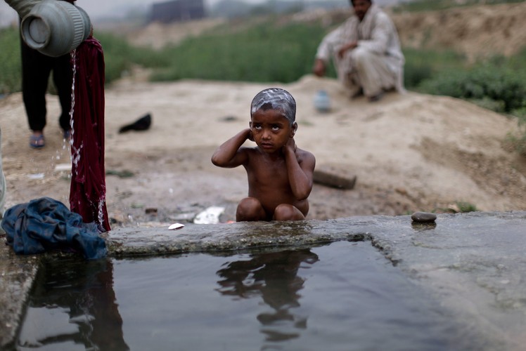 Życie w slumsach Islamabadu
