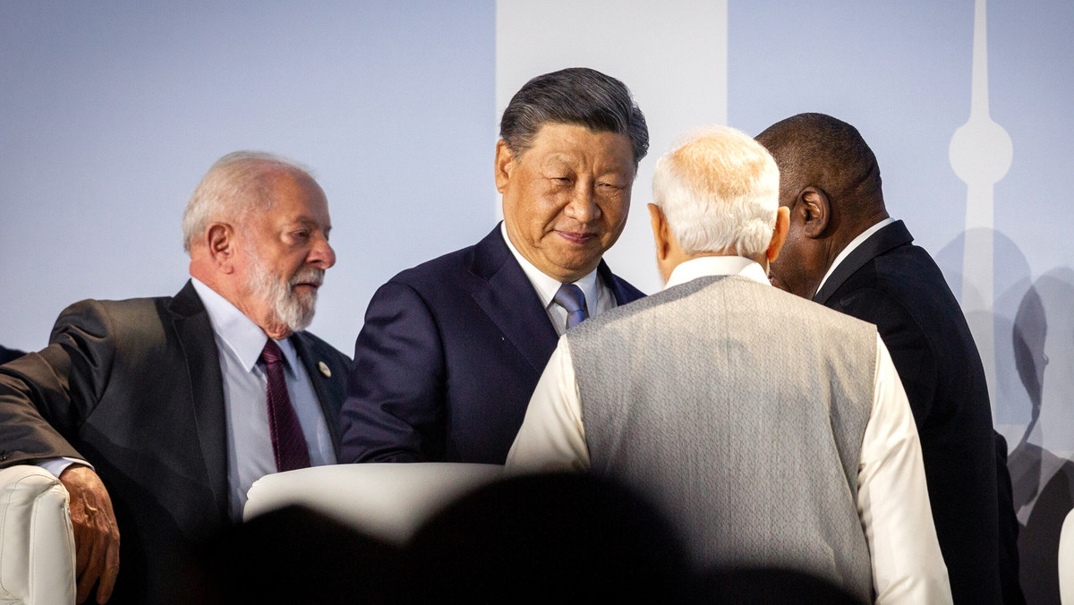 BRICS rośnie w siłę. Dołączają kolejne kraje, a kolejka jest długa