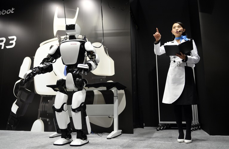 Toyota Motor Corp. zaprezentowała humanoidalnego robota trzeciej generacji T-HR3