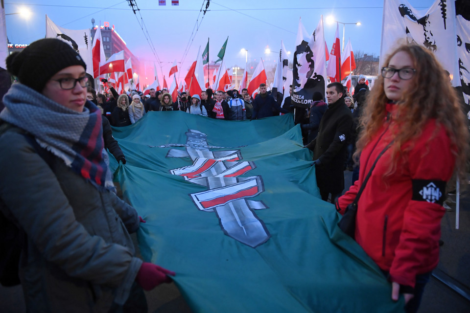 Marsz Niepodległości na ulicach Warszawy. Nawet 200 tys. uczestników
