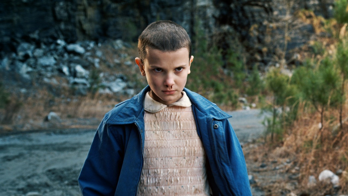 Aktorka Millie Bobby Brown podzieliła się na swoim Twitterze nagraniem z obcięcia włosów do roli Jedenastki w serialu "Stranger Things".