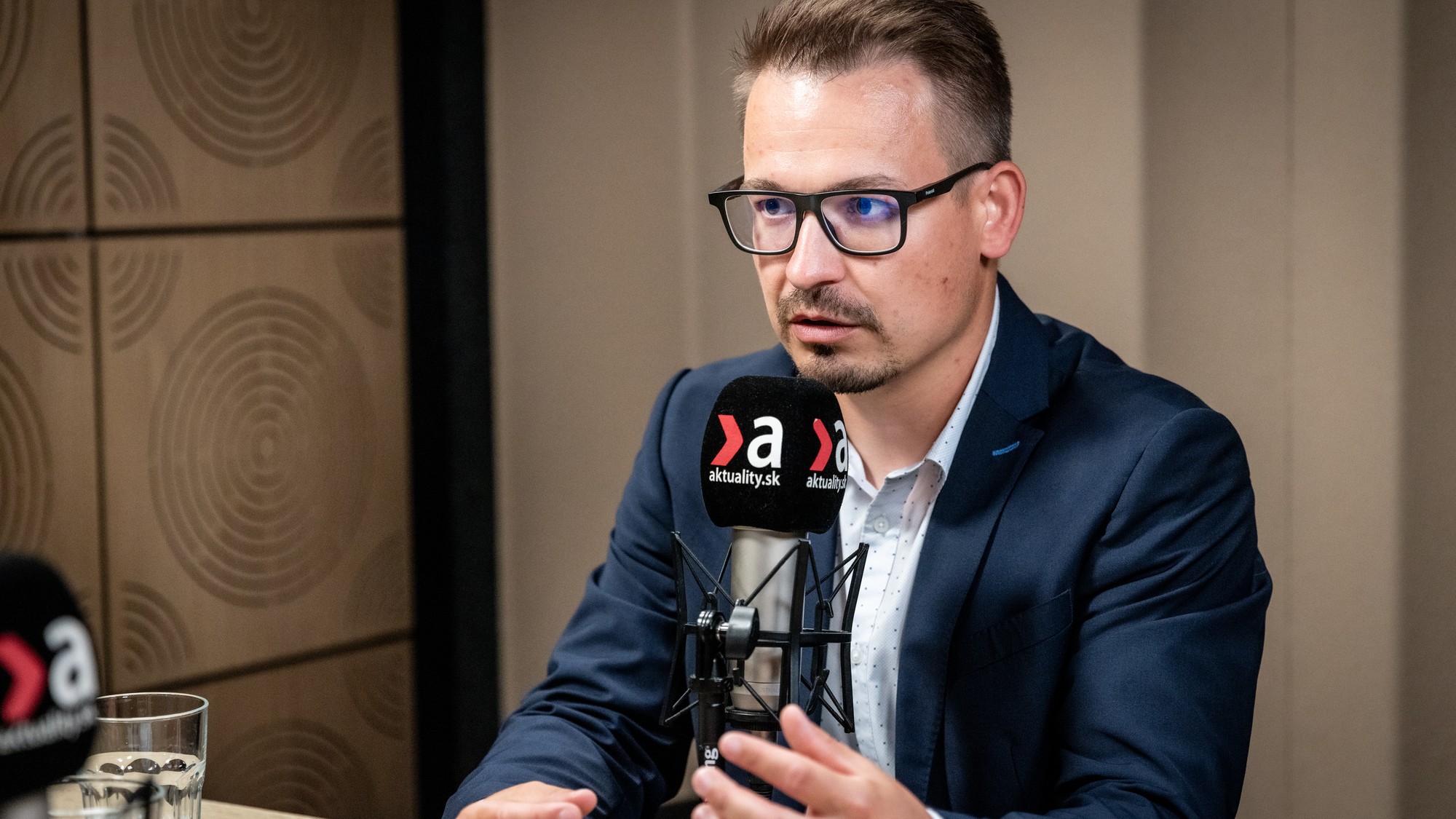 Michal Mislovič v podcaste Ráno nahlas s Braňom Dobšinským