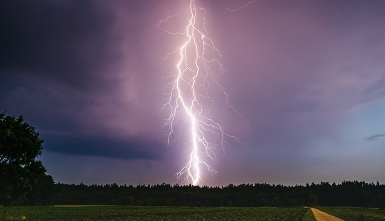 Alert, rozpętają się burze, będą trąby powietrzne. Trzeba się mieć na baczności
