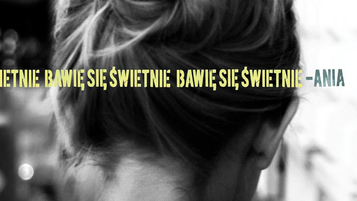 Ania Dąbrowska zaprezentowała okładkę swojej nadchodzącej płyty "Bawię się świetnie". Album trafi do sprzedaży 19 października.