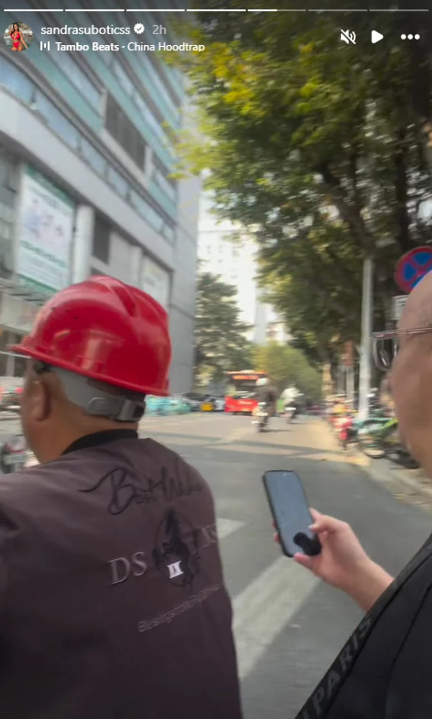 Aleksandra Subotić i Peca se voze Kinom na motoru: Sa 24 godine starijim mužem otputovala na drugi kraj sveta