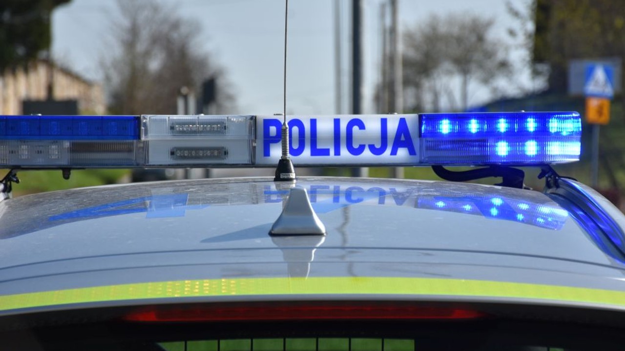 Policyjny pościg przez dwa województwa. Uciekinierzy wciąż na wolności
