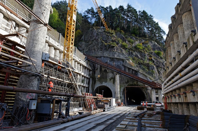 Budowa tunelu Gotthard Base Tunnel w Szwajcarii