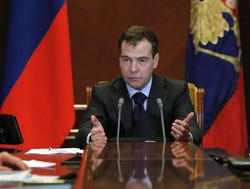 Miedwiediew chce wyższych kar za korupcję