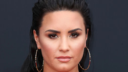Kínos magyarázkodásba kezdett Demi Lovato