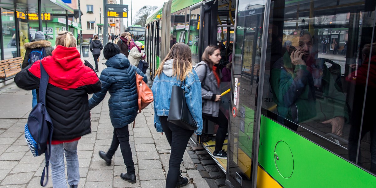 Analitycy Picodi.com, porównali cenniki komunikacji miejskiej we wszystkich miastach wojewódzkich w Polsce oraz największych metropoliach na świecie. 