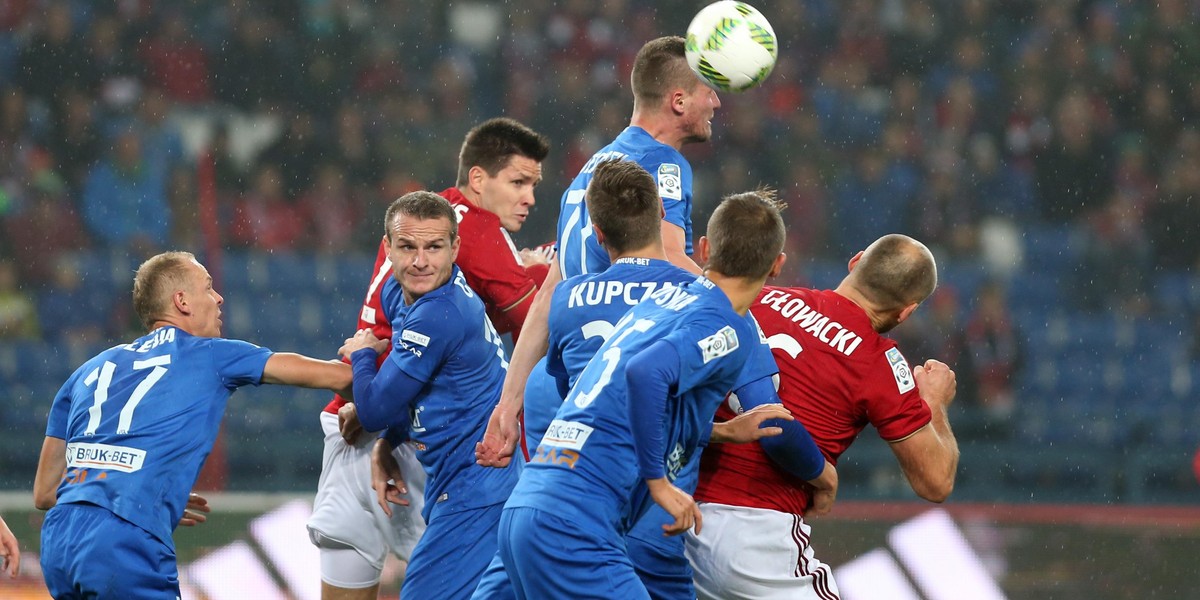 Pilka nozna. Ekstraklasa. Wisla Krakow - Bruk-Bet Termalica Nieciecza. 21.10.2016