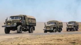 Duży konwój rosyjskich pojazdów wojskowych poruszał się w stronę Ukrainy