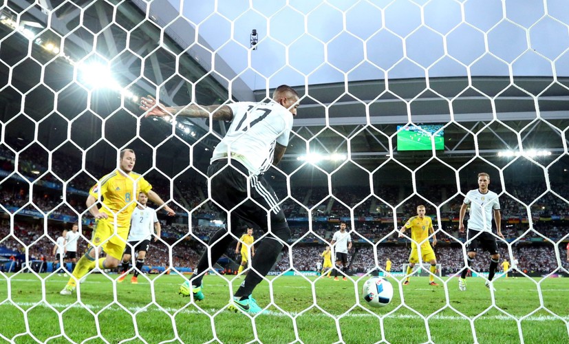 To może być najlepsza interwencja Euro 2016. Boateng uratował Niemców przed stratą gola