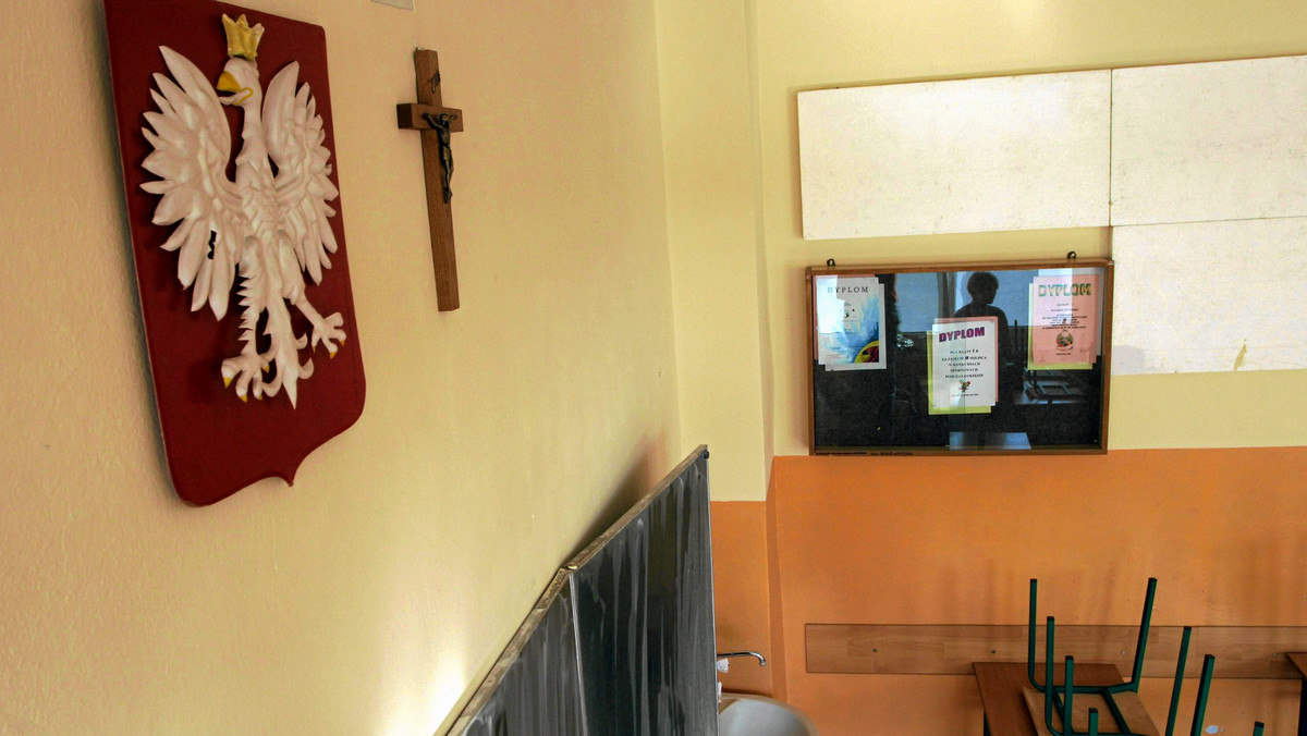 W Ministerstwie Edukacji Narodowej rozpoczynają się rozmowy nad wprowadzeniem egzaminów maturalnych z religii. Jutro przedstawiciel Konferencji Episkopatu Polski ma rozmawiać z urzędnikami MEN w tej sprawie.