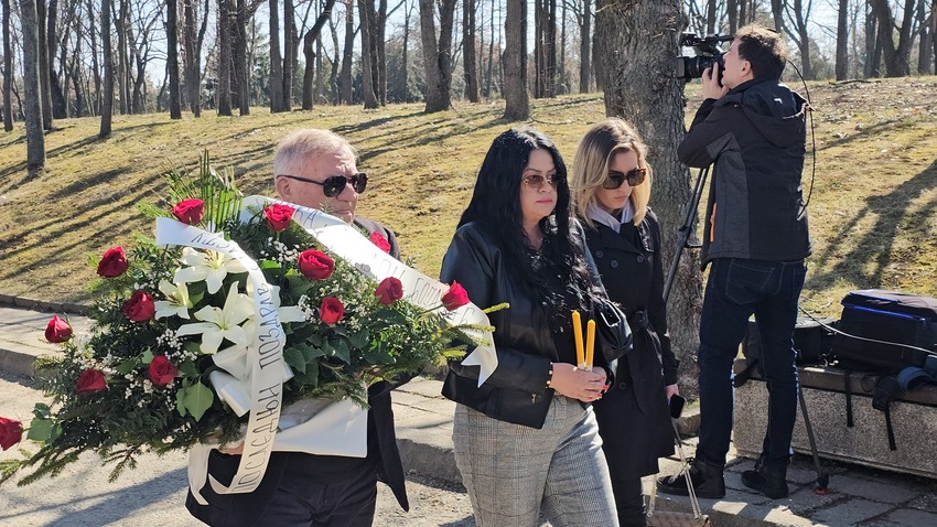 Miloš Bojanić sa suprugom na sahrani