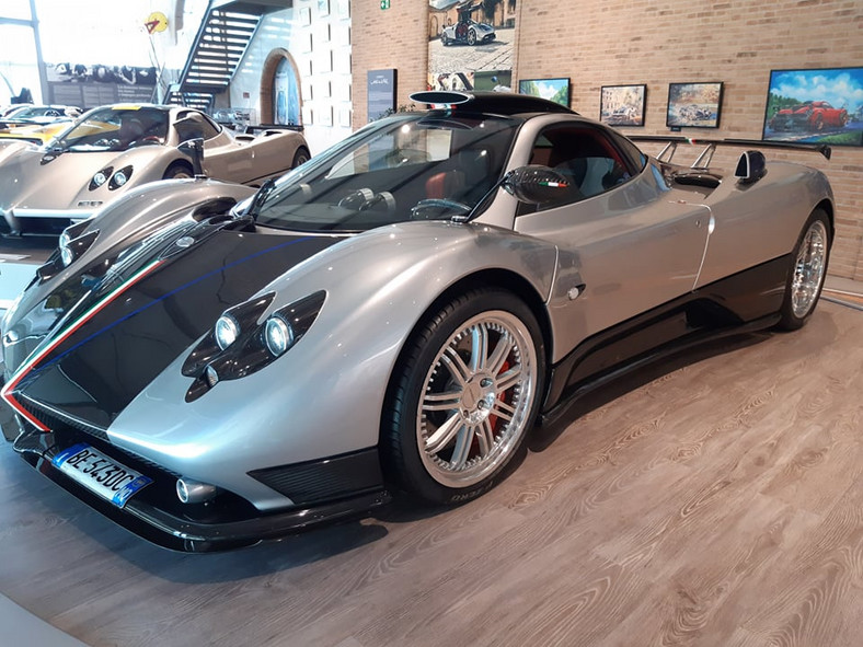 Muzeum Pagani pod Modeną (Emilia-Romania) można obejrzeć wiele niesamowitych aut marki