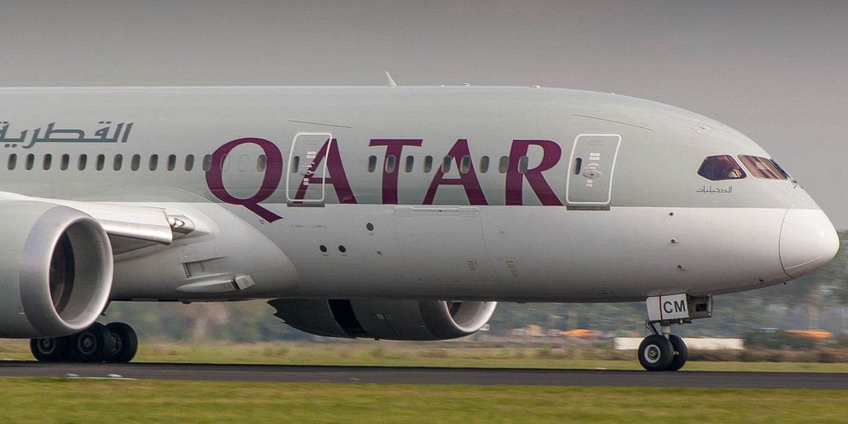 Samoloty Qatar Airways będą musiały omijać zamkniętą przestrzeń powietrzną nad krajami, które zerwały stosunki dyplomatyczne z Katarem