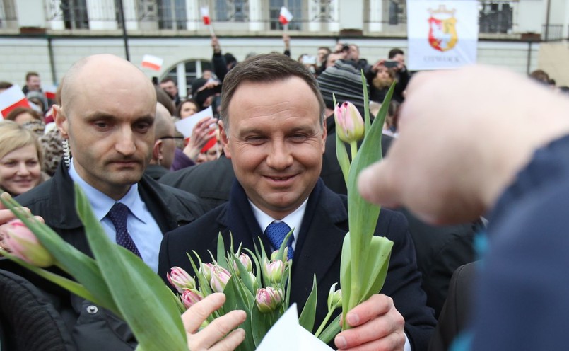 Prezydent Andrzej Duda odwiedził Otwock. Rozdawał tulipany z okazji Dnia Kobiet