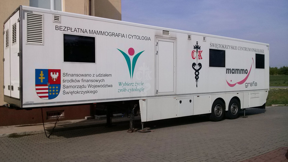 Dziś gmina Kije, a od jutra do piątku gmina Leszcze. To kolejne miejsca, w których będzie można spotkać cytomammobus Świętokrzyskiego Centrum Onkologii. Na jego pokładzie panie za darmo mogą wykonać badania mammograficzne i cytologiczne.