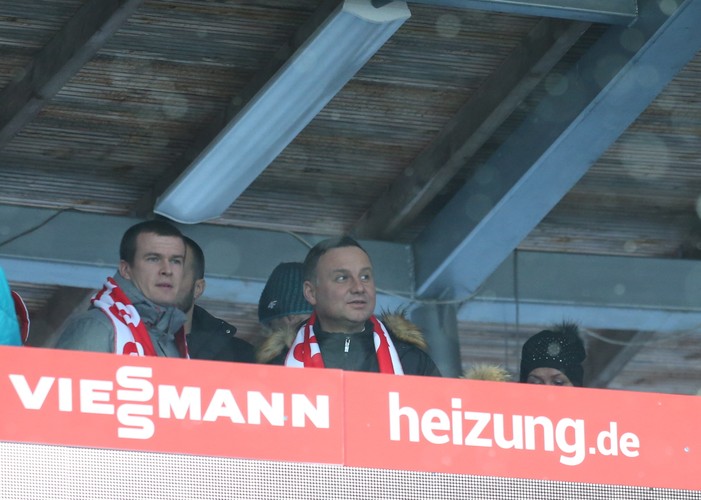 Prezydent Duda wzoruje się na Kwaśniewskim i Komorowskim. Lansuje się na sukcesach Stocha