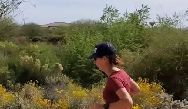 Džeki Hant, istrčala 104 maratona za 104 dana