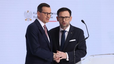 "Stan Wyjątkowy". Obajtek zwiał za granicę. Politycy PiS inwigilowani Pegasusem. Morawiecki chce być prezydentem [PODCAST]