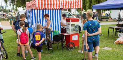 Wyścig po dzieci. Tak partie kuszą matki i ojców