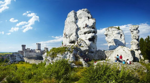 Zamek Ogrodzieniec i Skalne Miasto, Podzamcze, Park Krajobrazowy Orlich Gniazd