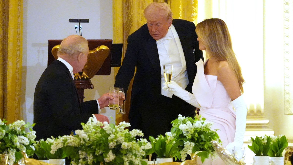 Kralj Čarls i Donald i Melanija Tramp