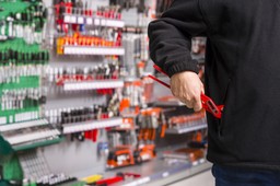 Prokurator generalny chce, aby za kradzież do 10 zł policja dawała tylko pouczenie