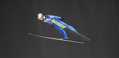 Kamil Stoch mógł się tylko śmiać. Wymowna reakcja na decyzję sędziów