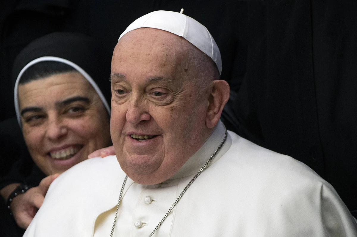 Papież Franciszek ciężko chory trafił do szpitala. Komunikat Watykanu