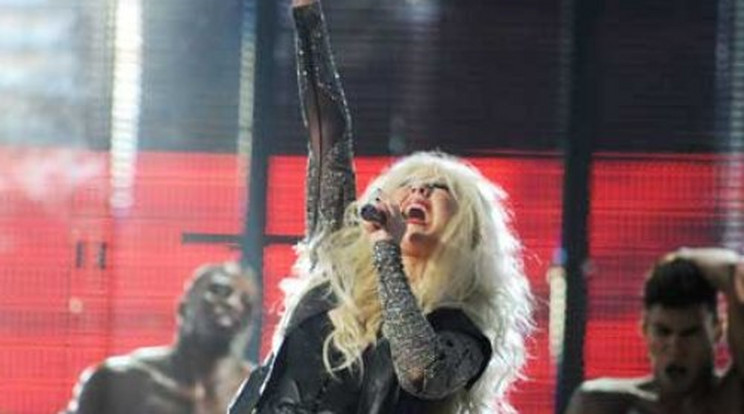 Kelly Osbourne durván beszólt Christina Aguileranak