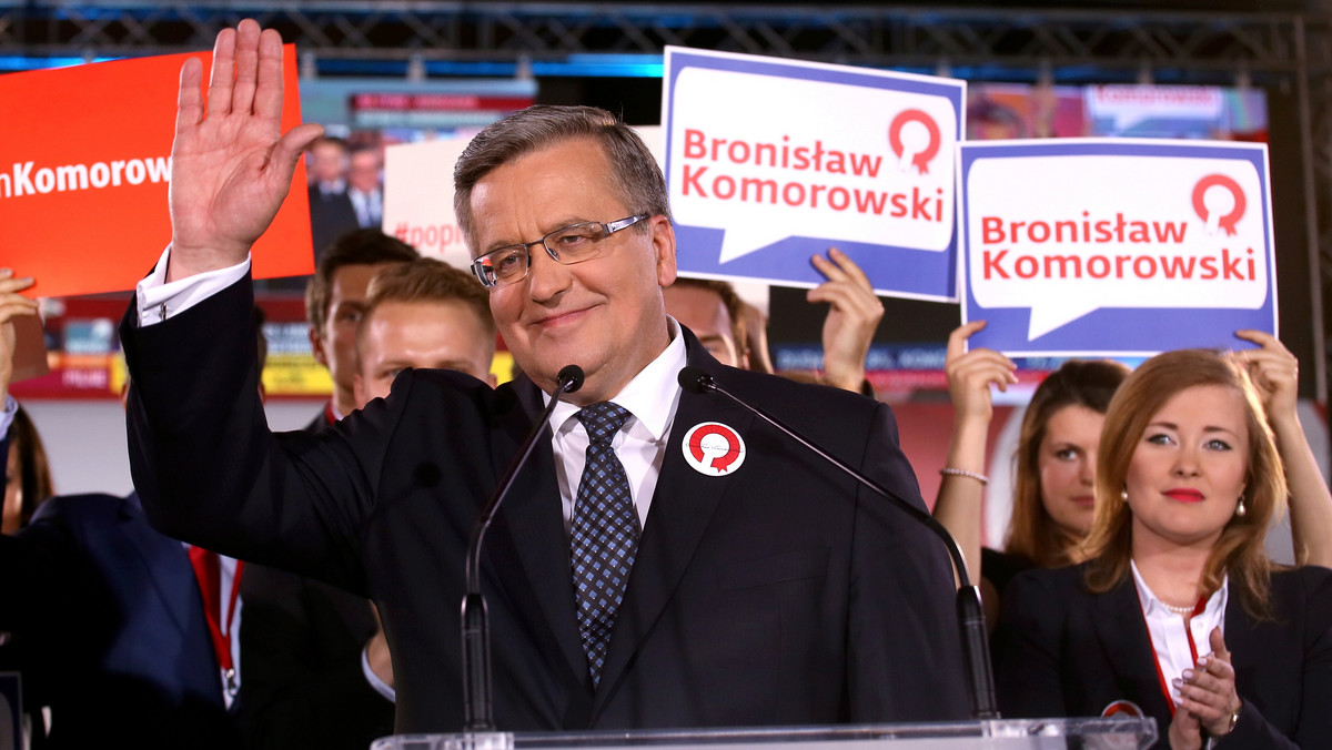 Prezydent Bronisław Komorowski zwyciężył w pierwszej turze wyborów prezydenckich we wszystkich czterech okręgach wyborczych w woj. pomorskim - wynika z danych okręgowych komisji wyborczych.