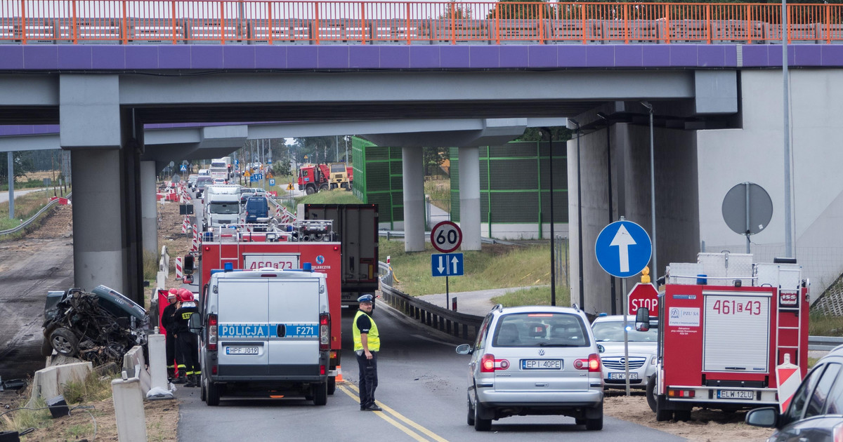 Tragiczny wypadek w pobliżu Głuchowa. Samochód spadł z