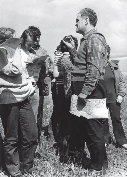 Zajęcia terenowe podczas kursu na przewodnika, ok. 1970 r.