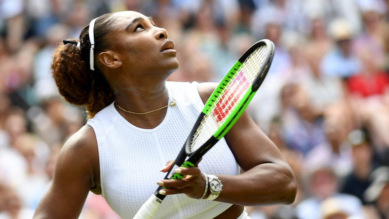 Serena Williams w sobotnim finale Wimbledonu stanie przed szansą na wywalczenie 24. tytułu wielkoszlemowego w singlu i wyrównanie rekordu wszech czasów Australijki Margaret Court. Rywalką rozstawionej z "11" amerykańskiej tenisistki będzie Rumunka Simona Halep (7.).