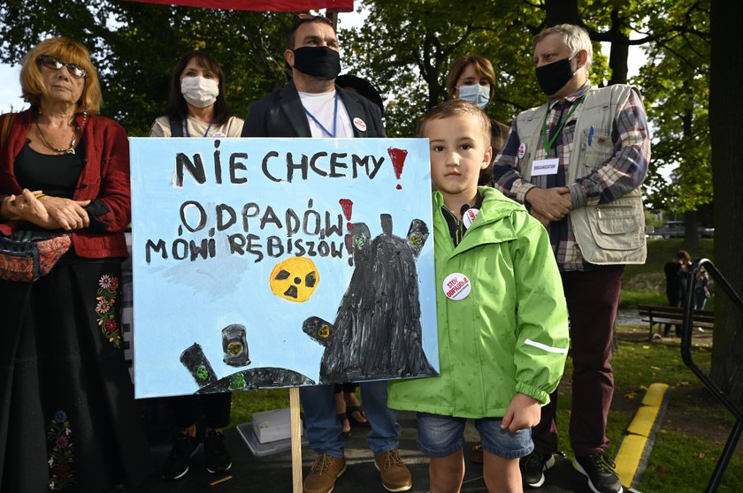 Na protest przyszły całe rodziny