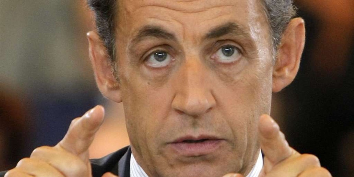 Francja upada. Sarkozy znienawidzony