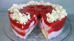 Sernik truskawkowy na zimno. Nowy przepis bez pieczenia od Heni Foks