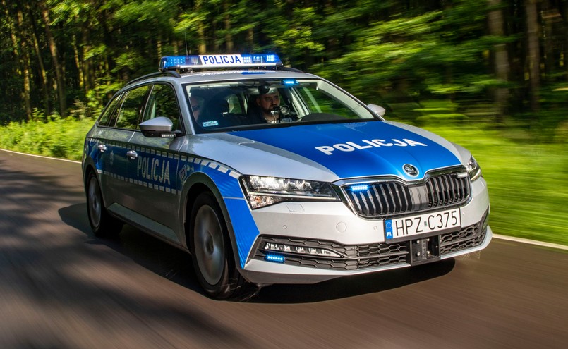 Policja - Skoda Superb