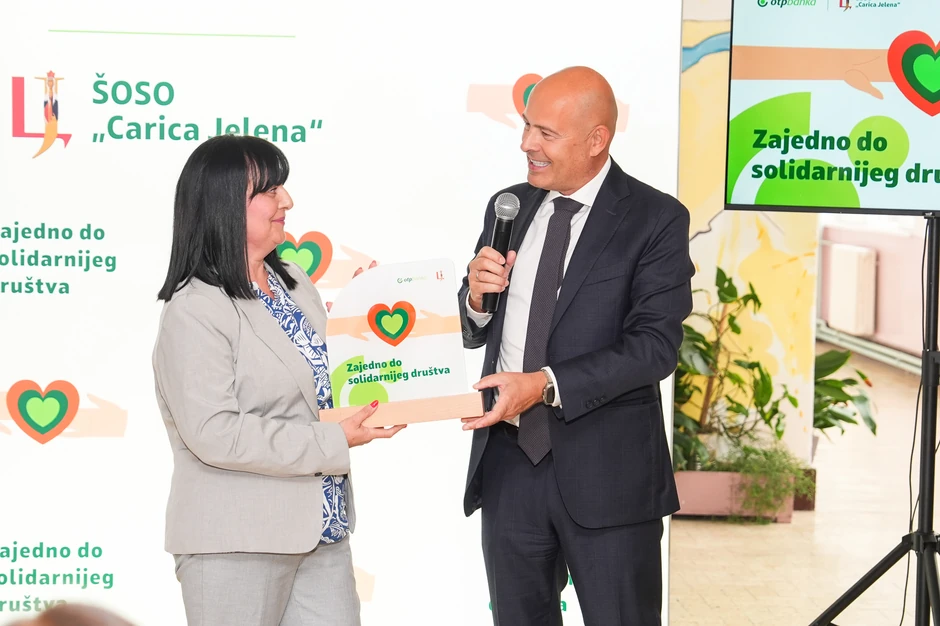 Donacija OTP banke ŠOSO "Carica Jelena" iz Niša