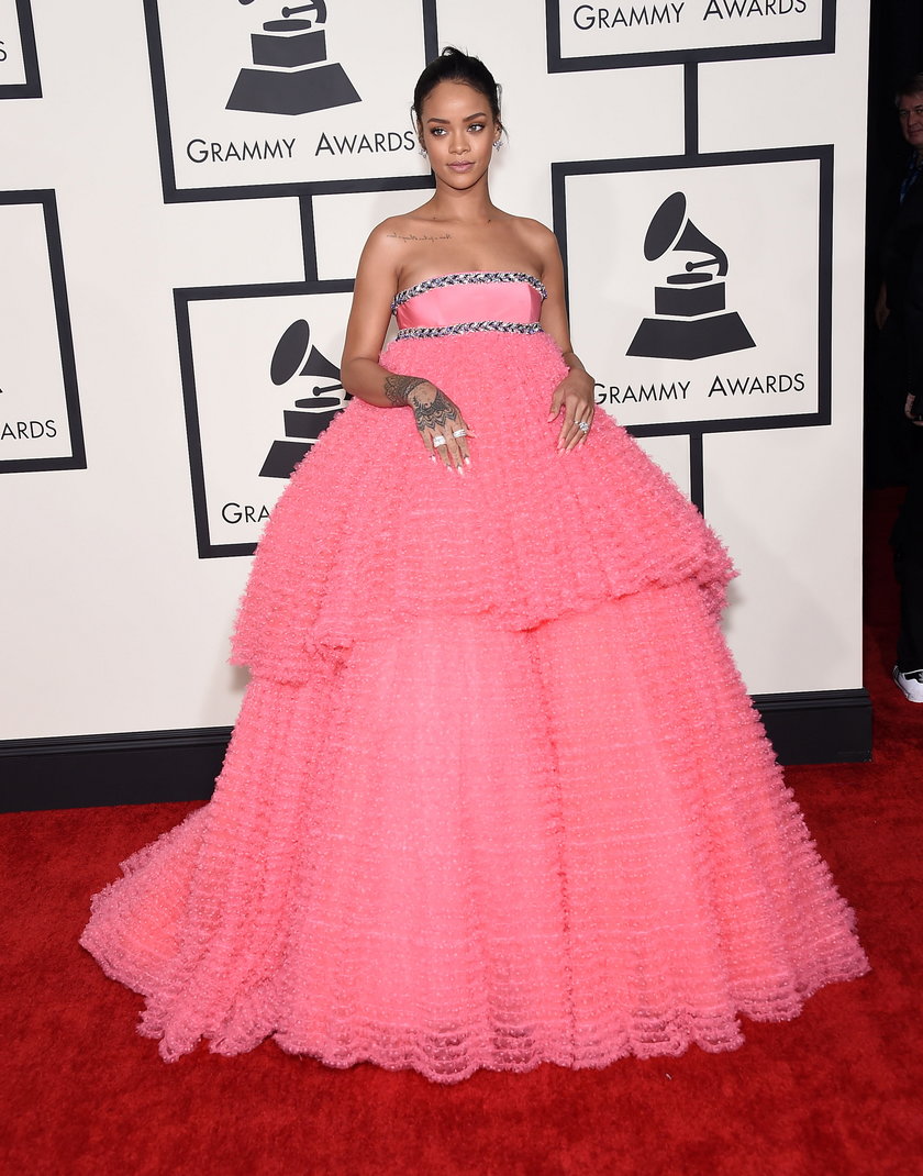 Rihanna na 57. gali Grammy w sukni Giambattista Valli