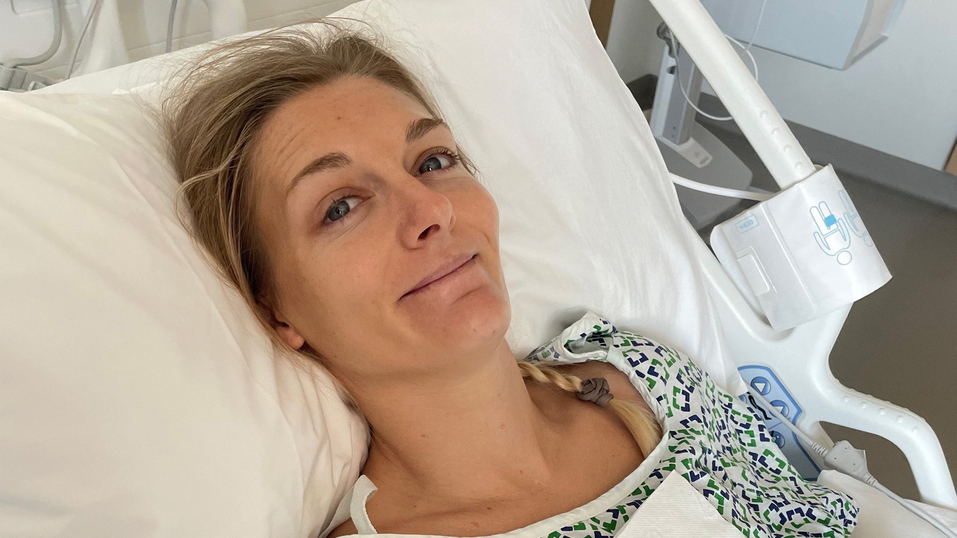 Georgina Monti po prelomovej operácii obnovy povrchu bedrového kĺbu.