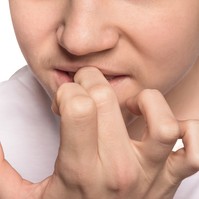 Stresszes, rágja a körmét, bőrét? Ez az egyszerű módszer segíthet leszokni