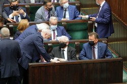 PiS bez większości w Sejmie. KOMENTARZE polityków