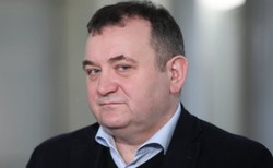 Gawłowskiemu puściły nerwy po pytaniu dziennnikarza TVP3 o fake newsa. "K..wizja, telewizja reżimowa"