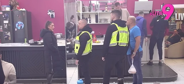 SKANDAL U CIK ZORE: Najbrutalniji okršaj Bore i Anastasije u Beloj kući - Pljuvanje, jezive porodične tajne i intervencija obezbeđenja!