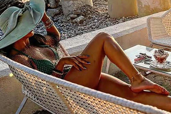 "TI SI NEVASPITANI LOPOV" Pevačica optužila koleginicu za krađu bakšiša:"Da si najveća zvezda, nemaš prava da mi uzimaš hleb"